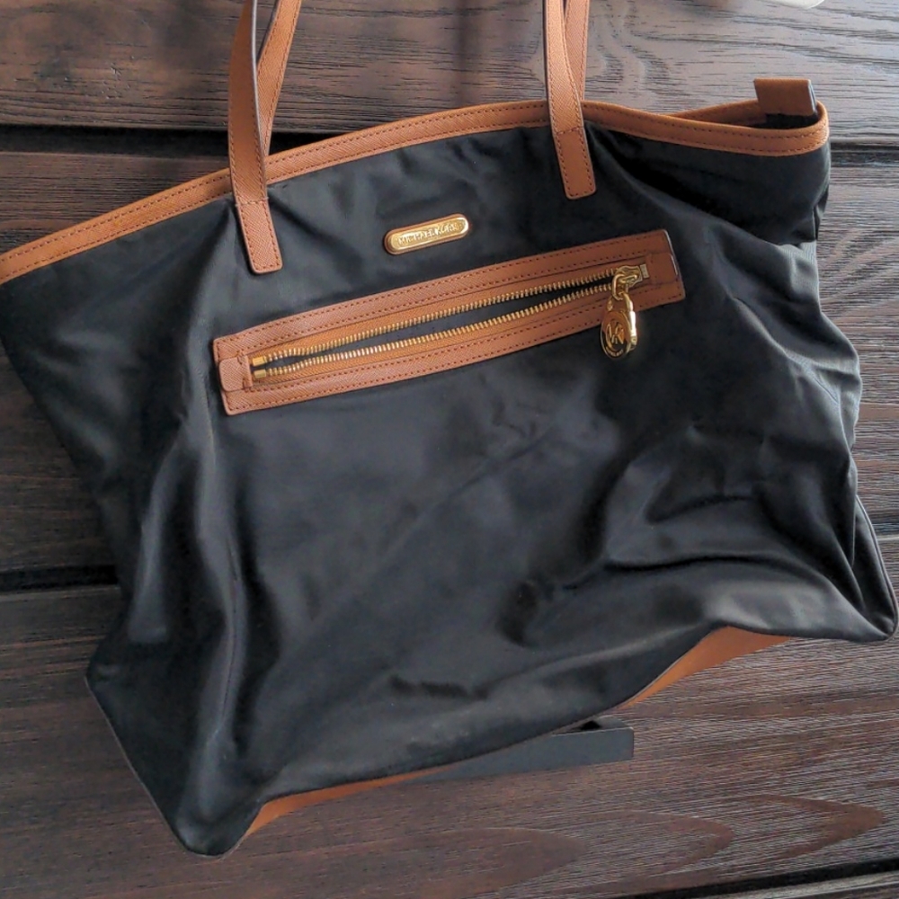Michael kors nylon zipper tote